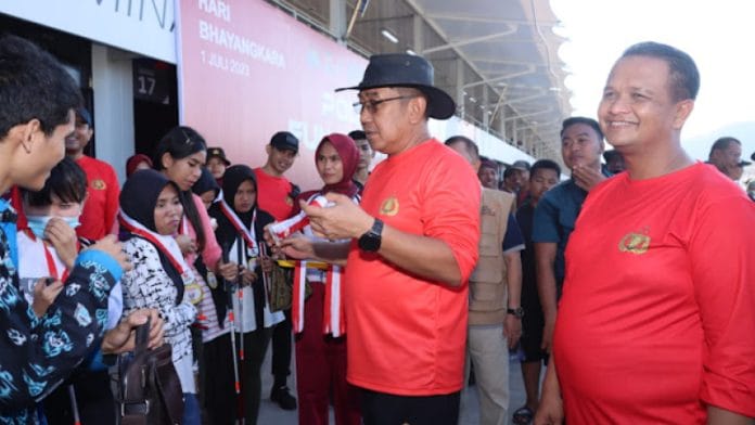 Kapolda NTB di dampingi Kapolres Lombok Tengah Membuka Kegiatan Fun Run Difabel