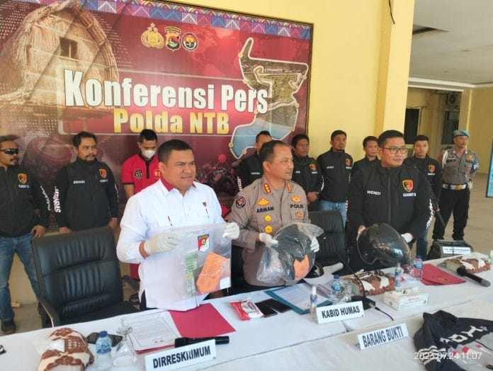 curat adalah