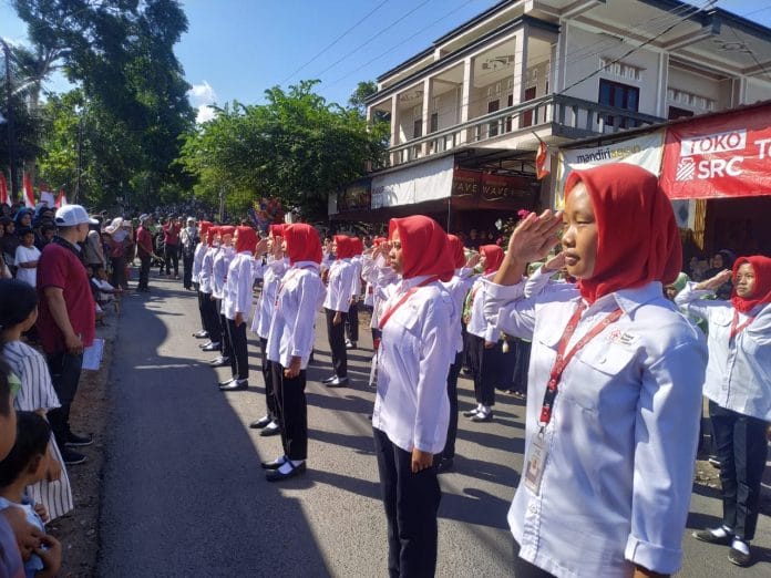 Lomba Gerak Jalan di Kecamatan Montong Gading Meriah