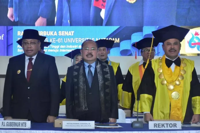 Foto (istimewa) Pj Gubernur NTB : Diesnatalis Unram ke – 61 Jadi Momentum Bermuhasabah