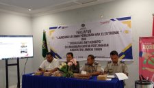 Kantor Pertanahan  Kabupaten Lombok Timur mempersiapkan peluncuran layanan peralihan Hak Elektronik. (Dok. Ragil)