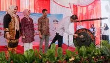 Bupati Lombok Timur, Haerul Warisin Launching AMDK Asel PT Energi Selaparang. (Dok. Ragil)