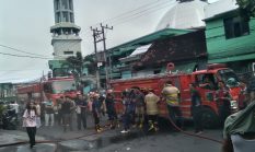 Kebakaran Tempat Fitnes di Pancor Jorong, Damkarmat Lotim Bergerak Cepat Padamkan Api